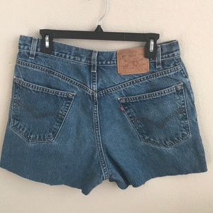 VTG Levi’s jean shorts denim shorts blue jeans 34